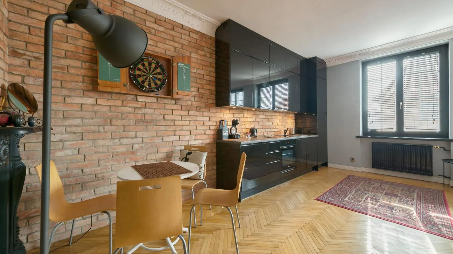 3 City Apartments - Danziger